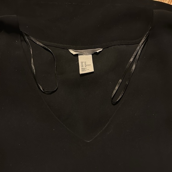 3/4 flutter sleeve top from H&M - Picture 6 of 6